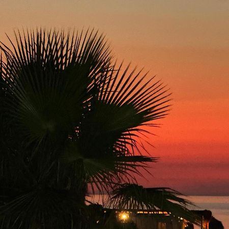 Saint Tropez Durres Hotel Bisht Kamez Exterior photo