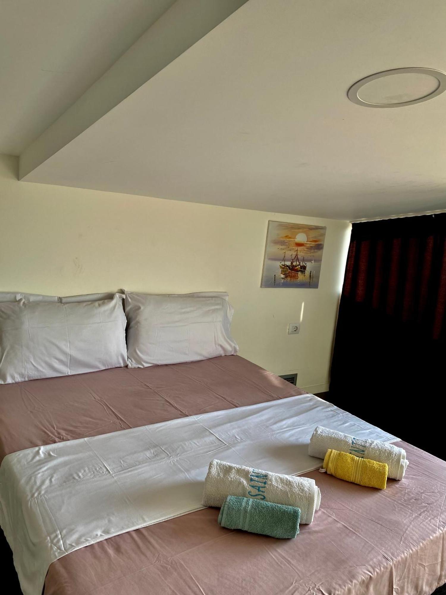 Saint Tropez Durres Hotel Bisht Kamez Exterior photo