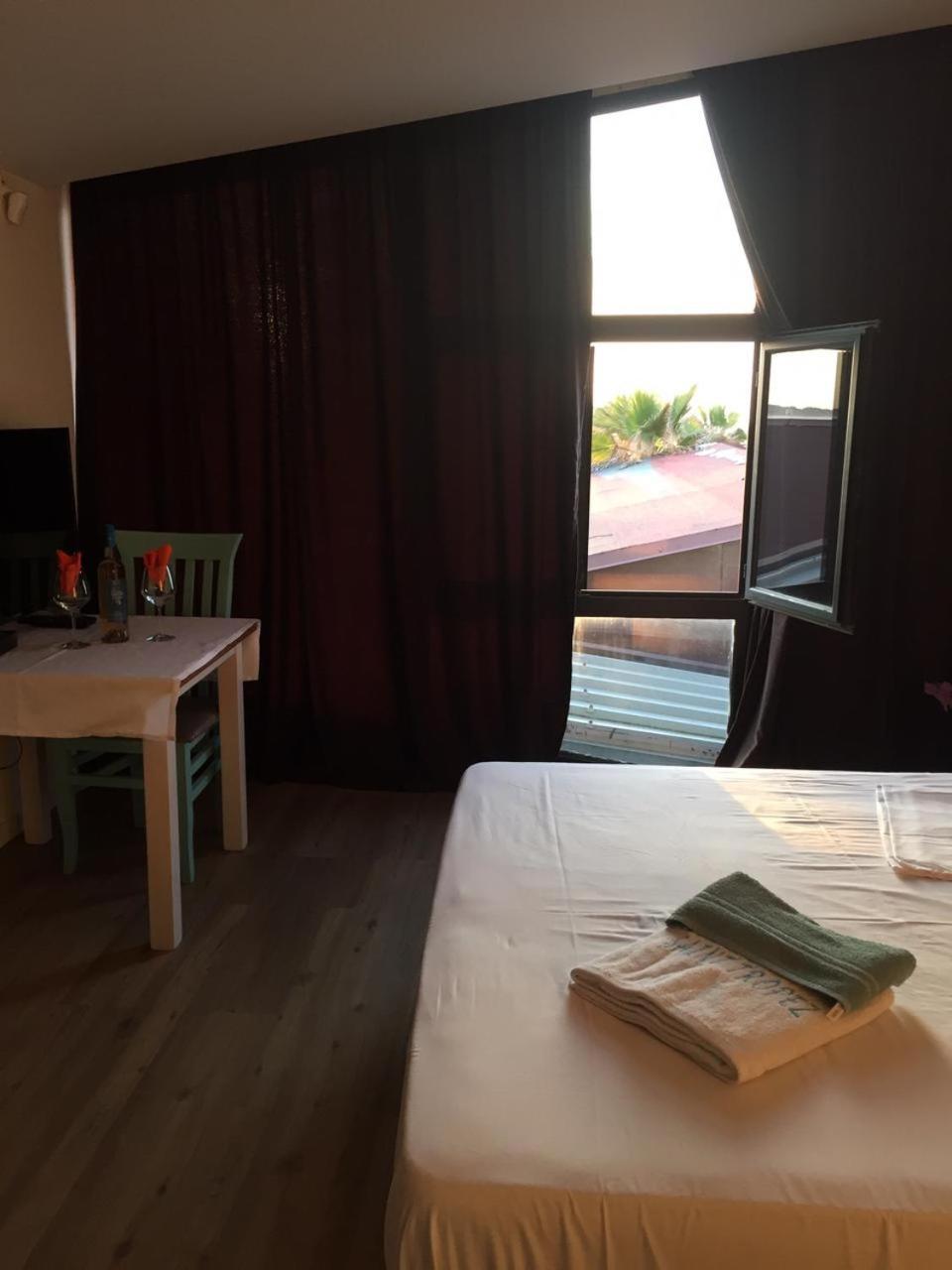 Saint Tropez Durres Hotel Bisht Kamez Exterior photo