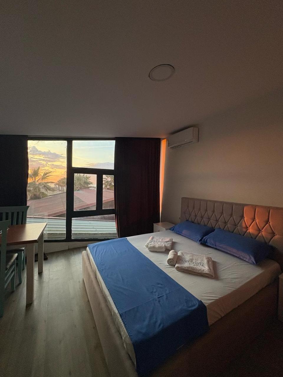 Saint Tropez Durres Hotel Bisht Kamez Exterior photo